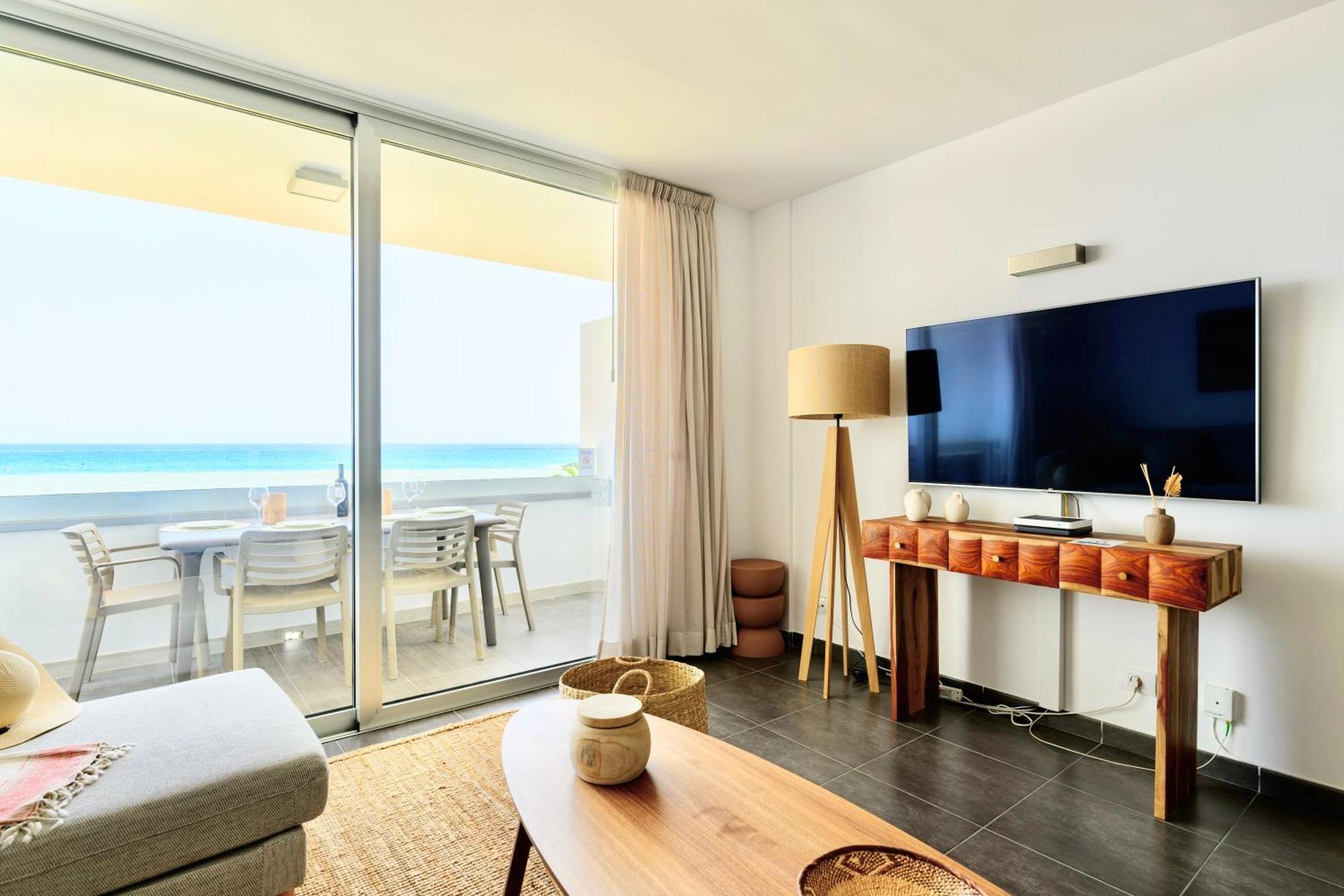 Appartement Charming 2 Bedroom Retreat With Beachfront Views