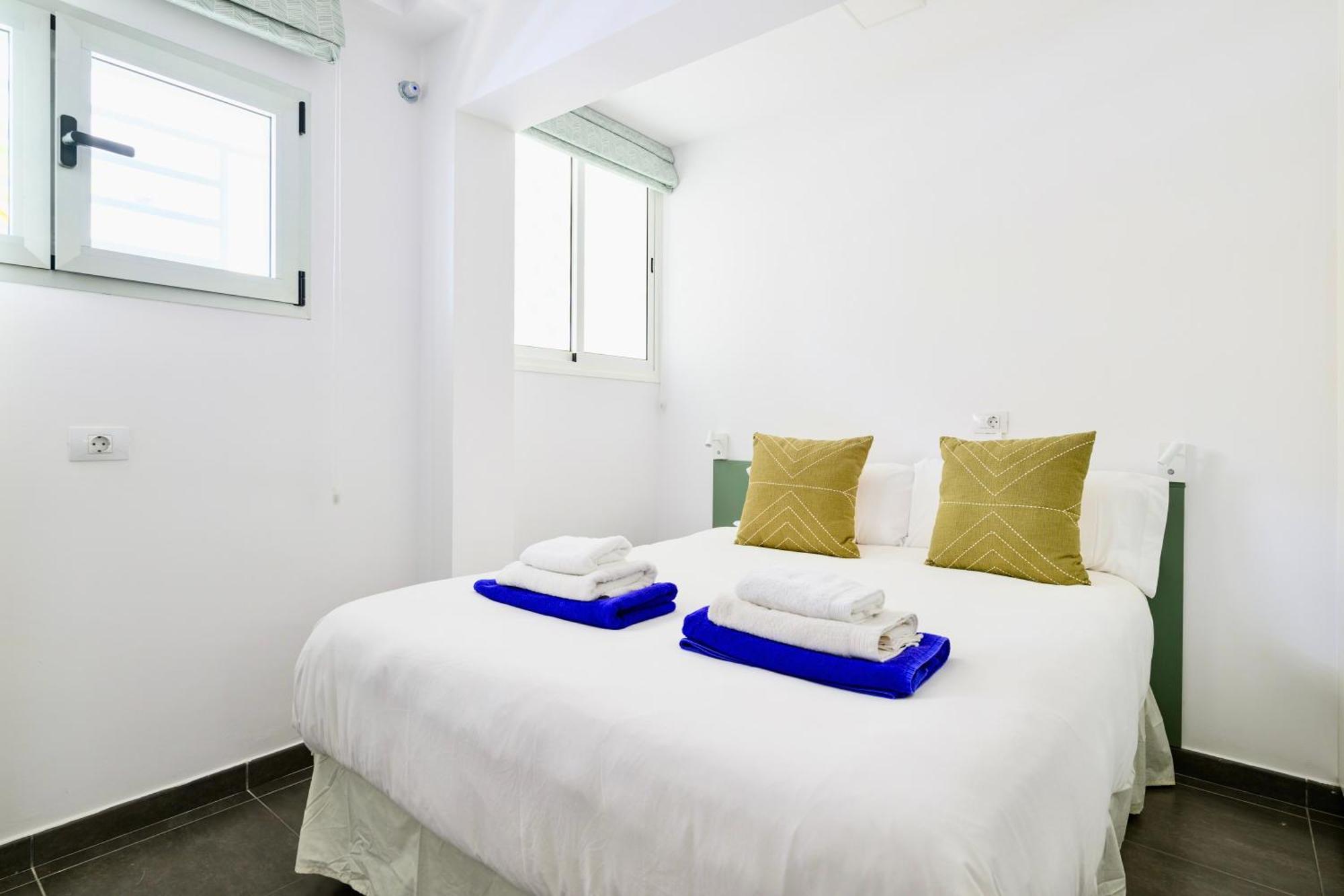 Charming 2 Bedroom Retreat With Beachfront Views Appartement San Bartolomé
