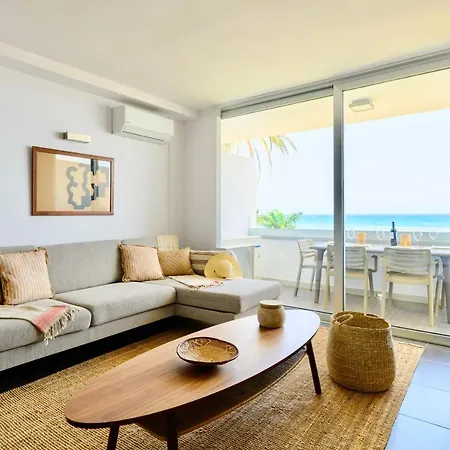 Charming 2 Bedroom Retreat With Beachfront Views San Bartolomé Exterior foto